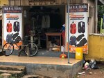 USA Pk Tekou (Angola Road, 18), clothing store