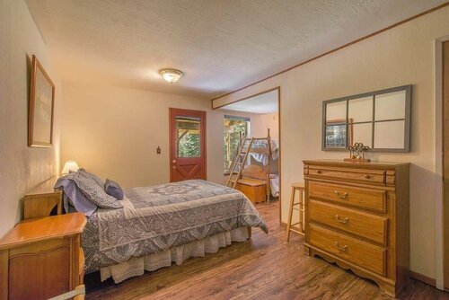 Жильё посуточно Chickaree by Avantstay - Family & Pet Friendly w Tahoe Park Access