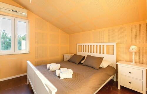 Жильё посуточно Beautiful Home in Kastel Novi With Wifi and 4 Bedrooms
