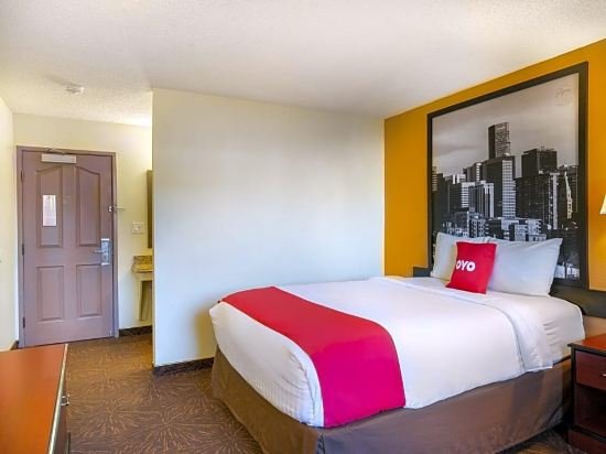 Фото Oyo Hotel Castle Rock Co Downtown