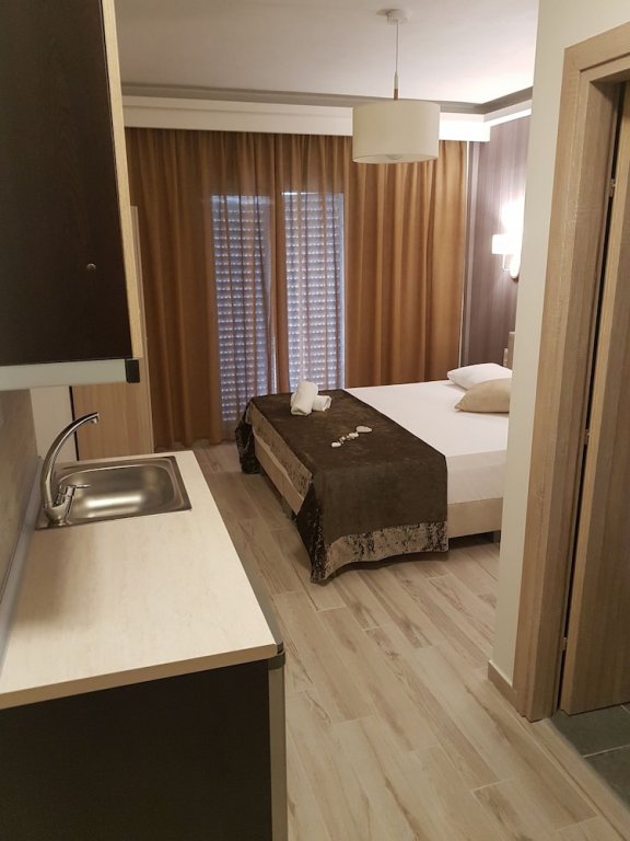 Фото Nikolaidis Apartments