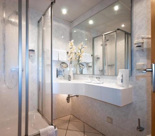 Фото Hotel Tegernseer Hof