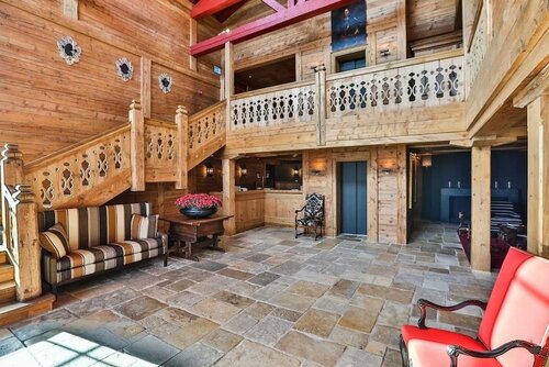 Внешний вид отеля LeCrans в Лензе, фото 5