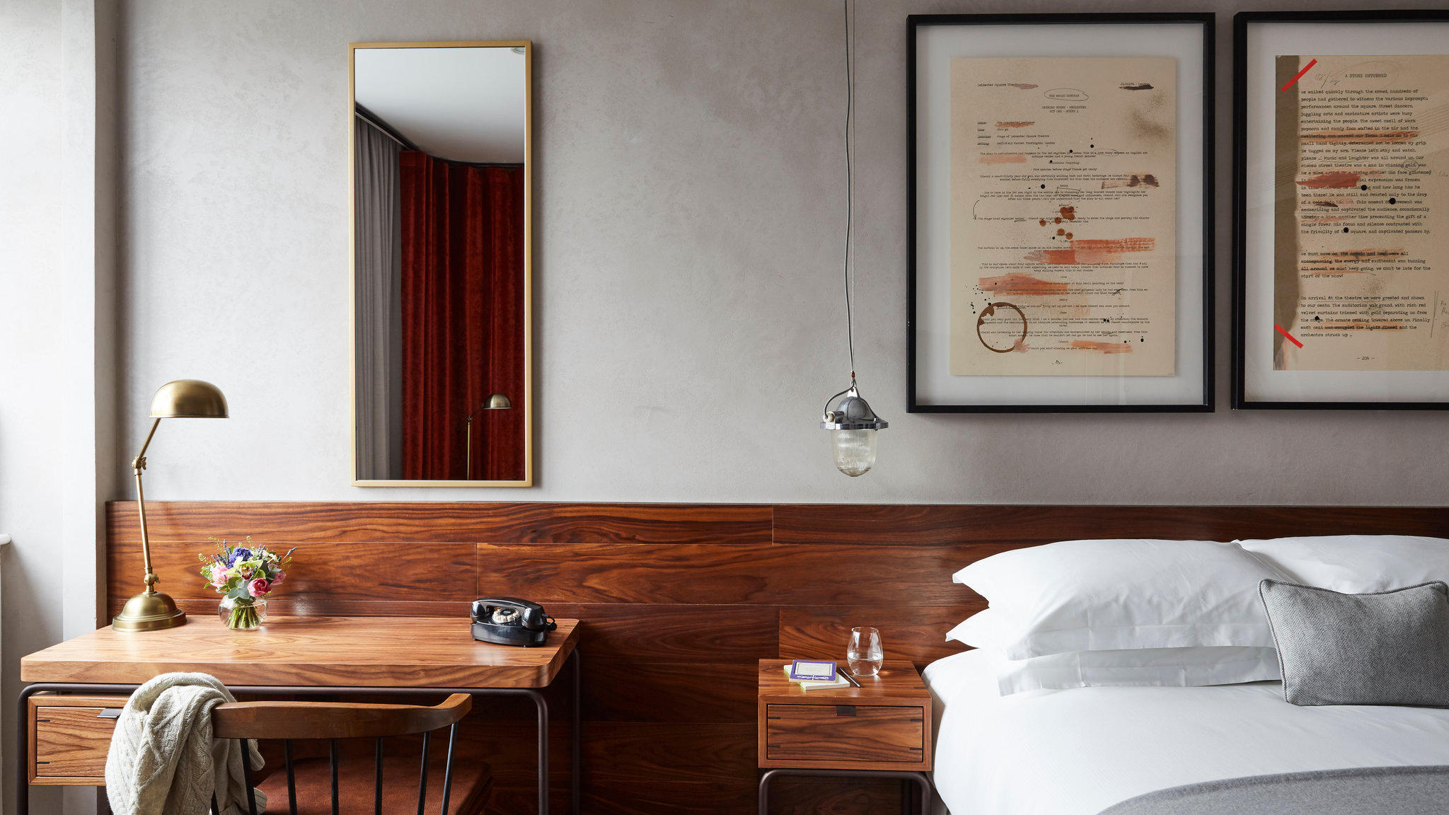 Фото Hotel Indigo London - 1 Leicester Square