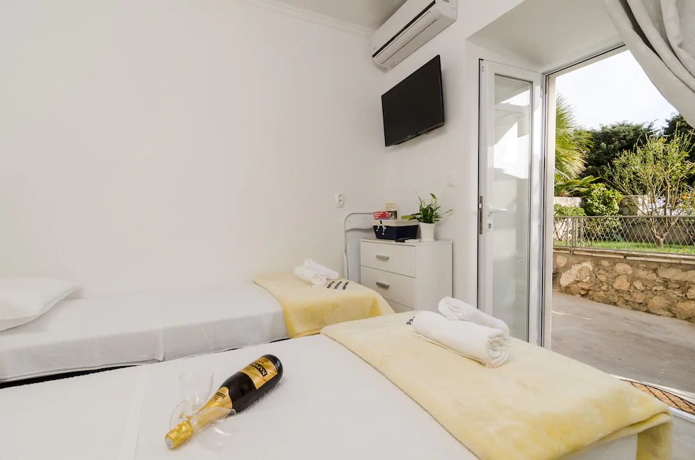 Фото Apartments Noa Old Town