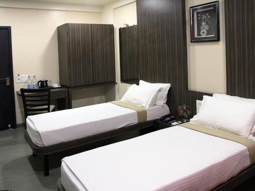 Фото Hotel Yash Executive