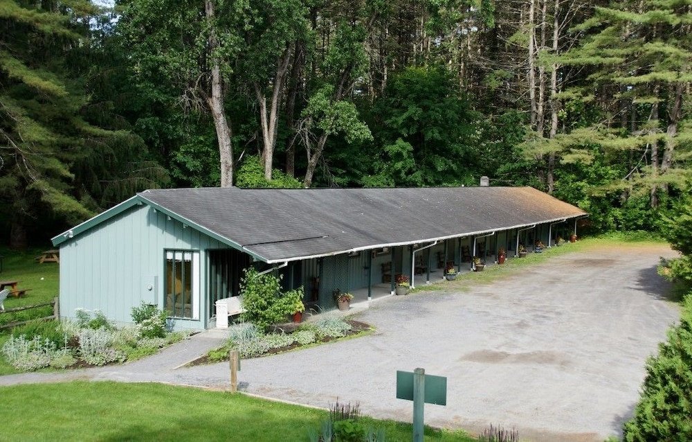 Фото Saratoga Garden Motel