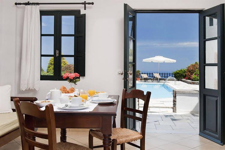 Фото Anthonas Apartments