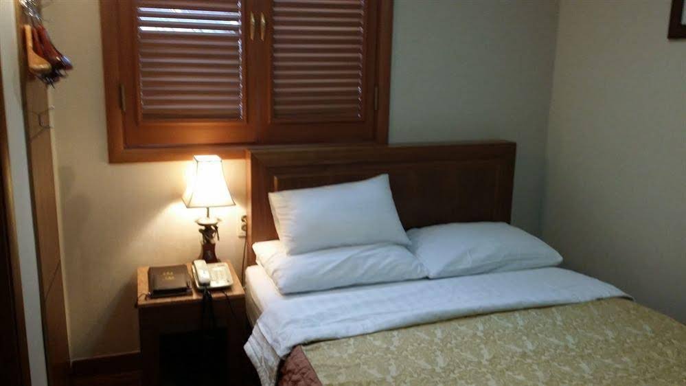 Фото Noble Hotel