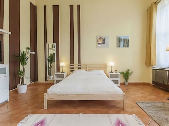 Фото Curry Apartments