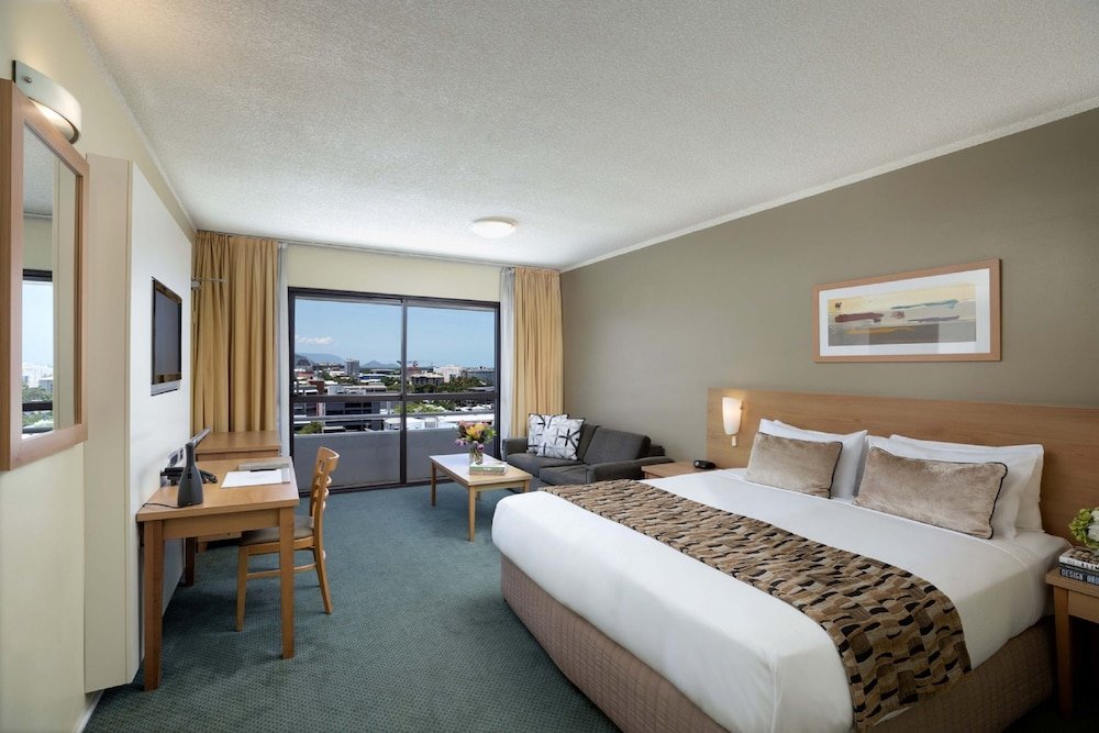 Фото The Benson Hotel