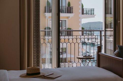 Гостиница Regent Porto Montenegro в Тивате