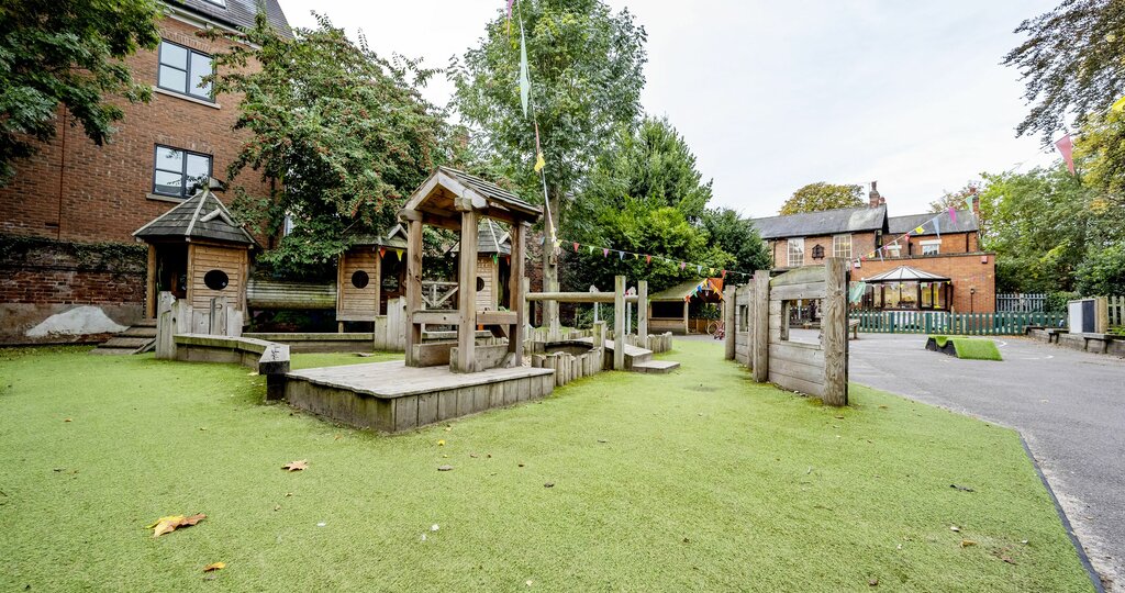 Kindergarten, nursery Busy Bees at Derby Silvertrees, Derby, photo