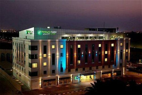 Гостиница Holiday Inn Express Dubai - Safa Park, an Ihg Hotel в Джумейре