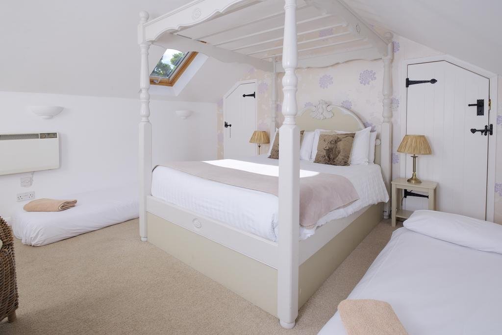 Фото Cottage Lodge Hotel