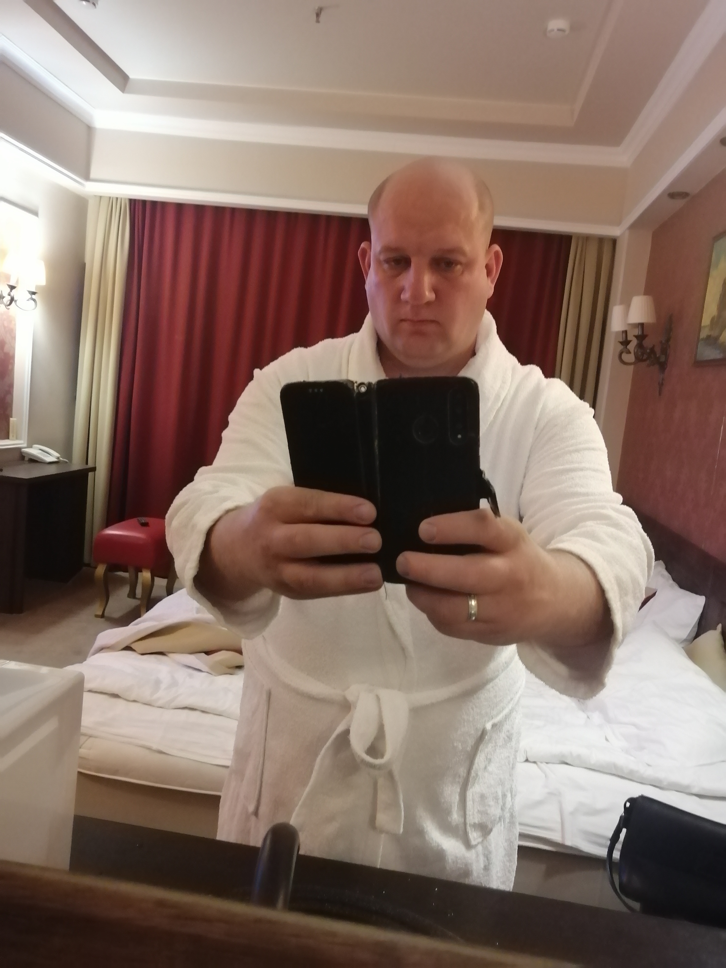 Фото Красная