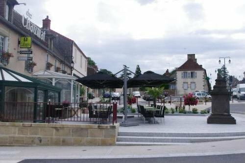 Гостиница Hotel Chez Chaumat в Монлюсоне