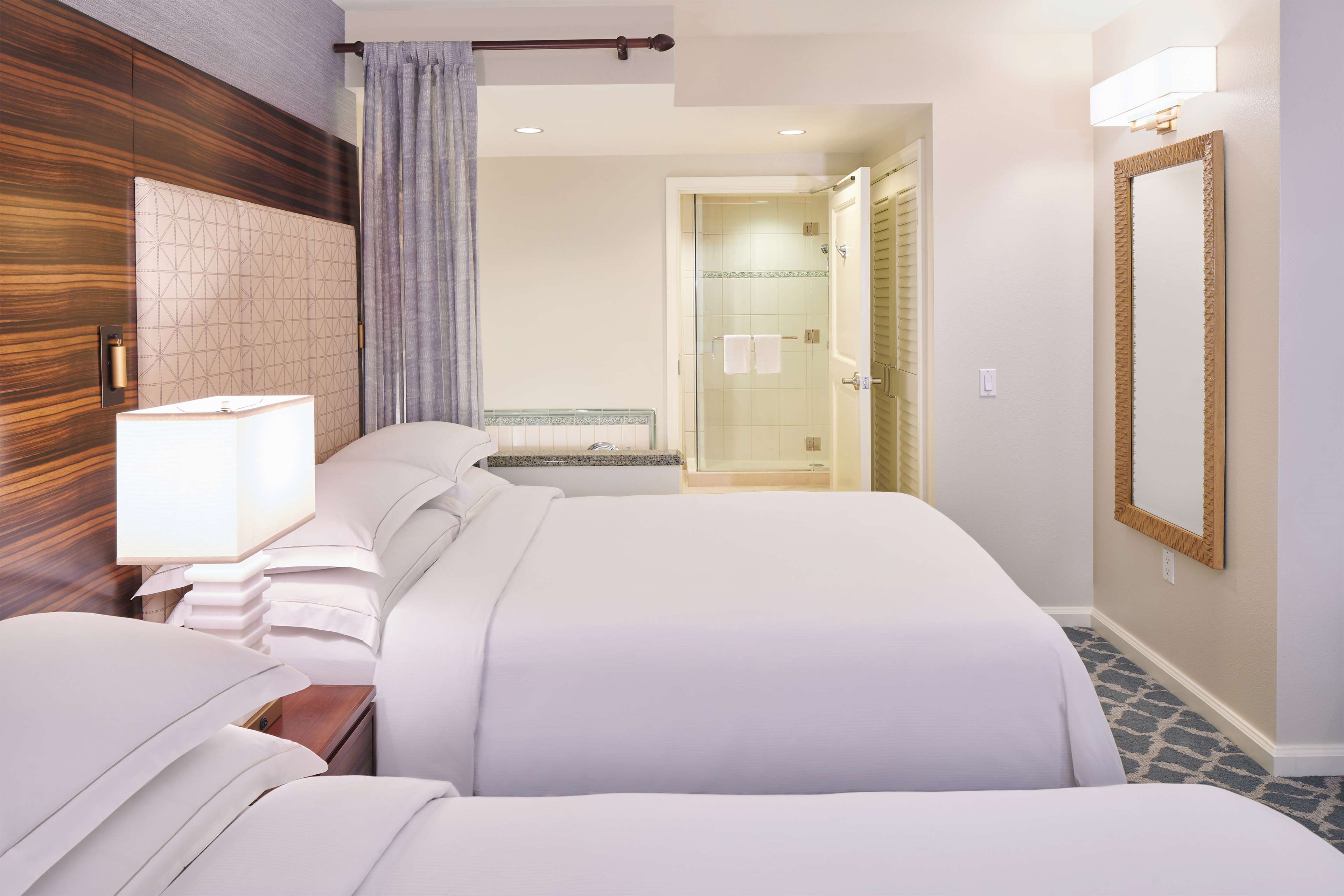 Фото Hilton Grand Vacations Club at Hilton Hawaiian Village