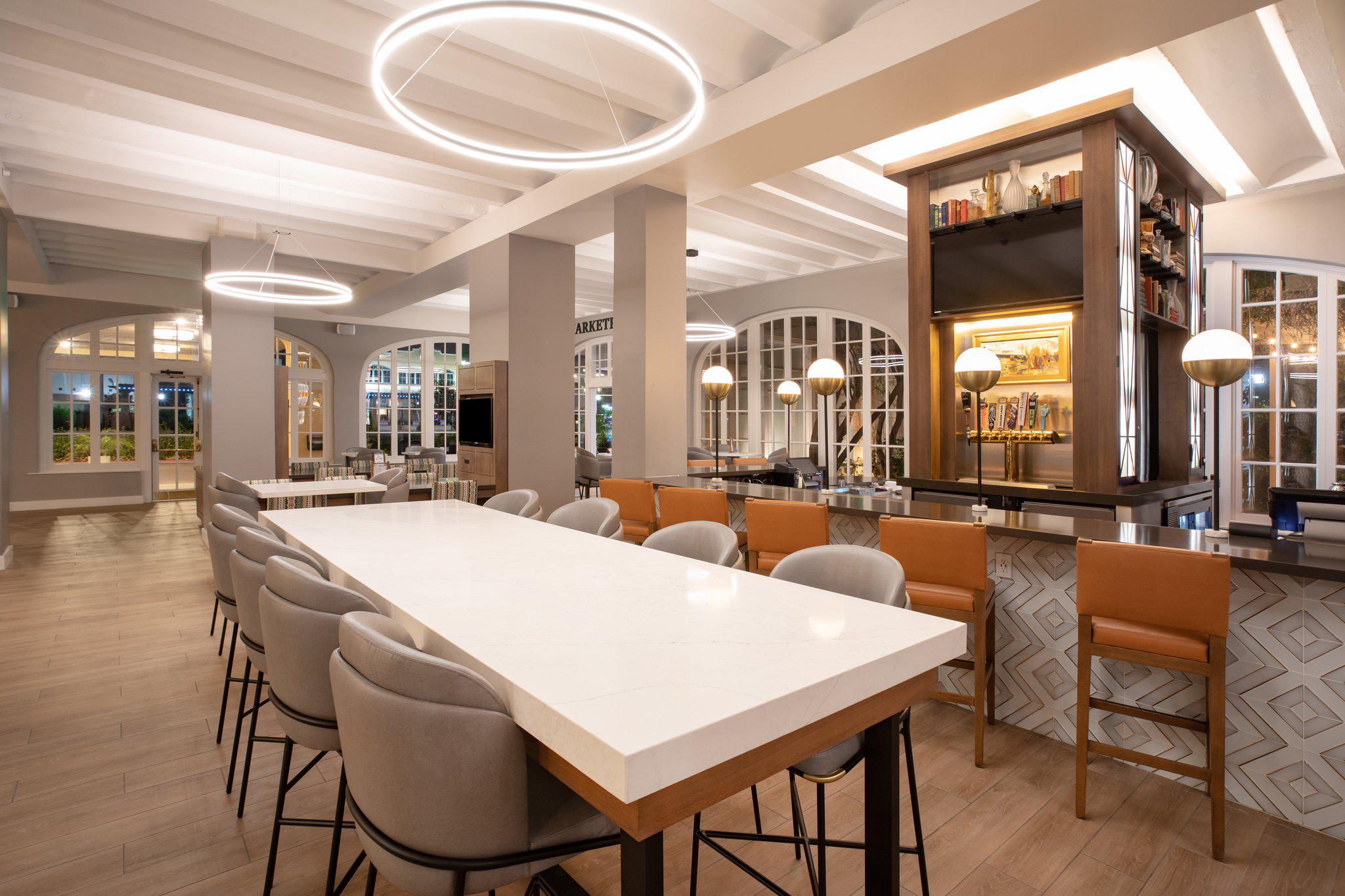 Фото Crowne Plaza Phoenix - Chandler Golf Resort, an Ihg Hotel