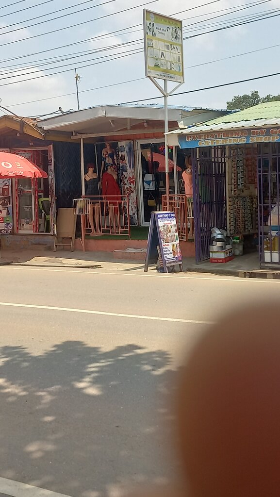 Clothing store Pipiro's Collections, Accra, photo