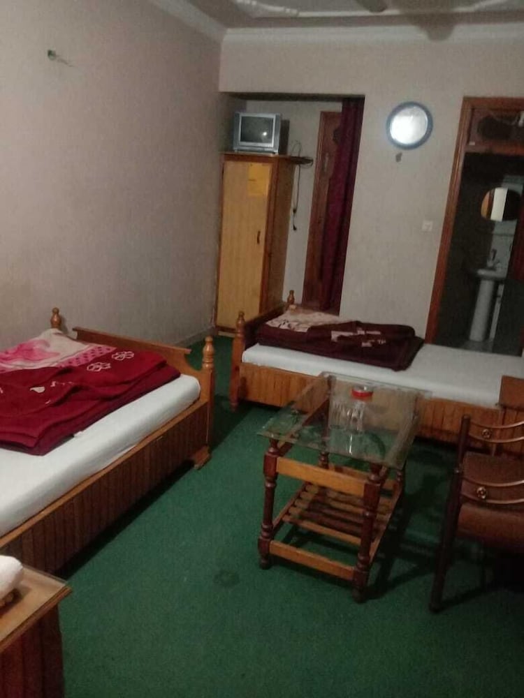 Фото Akbar International View Hotel