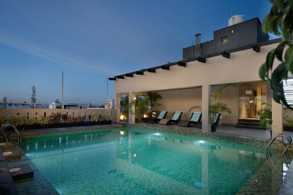 Фото Lazdana Hotel Bangalore