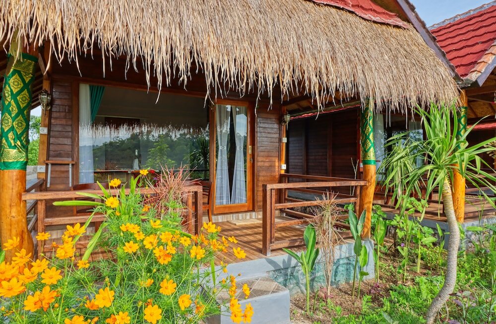 Фото Ayu Hill Bungalow