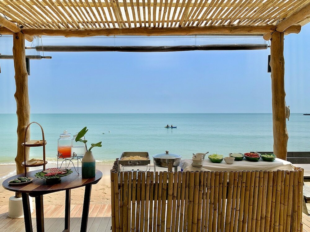 Фото Issara Beach Resort Beachfront Zone