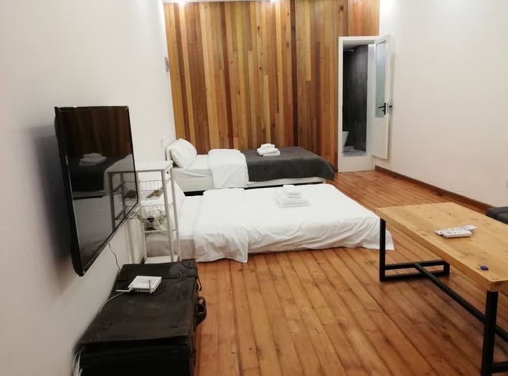 Фото Vk House No. 9 Jiangsu Road Metro