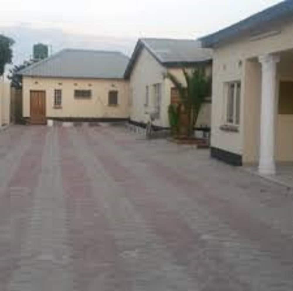 Фото Kutwingi lodge