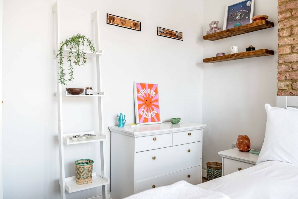 Фото Chic and Cheerful Flat in Willesden Green