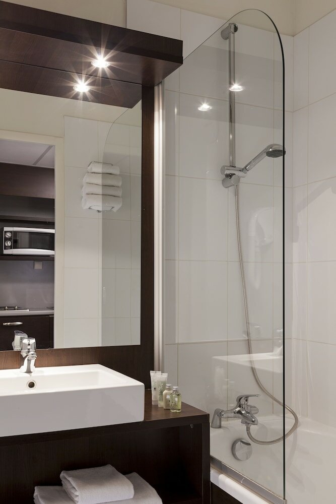 Фото Sure Hotel by Best Western Nantes Beaujoire