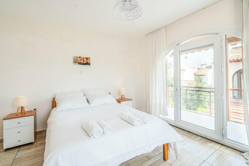 Апартаменты Seafront Duplex Villa With Garden in Ayvalik в Айвалыке