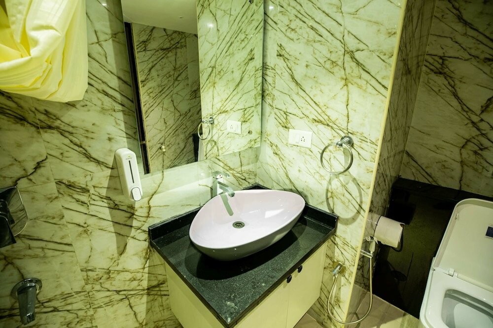 Фото Grand Seasons - The Business Hotel