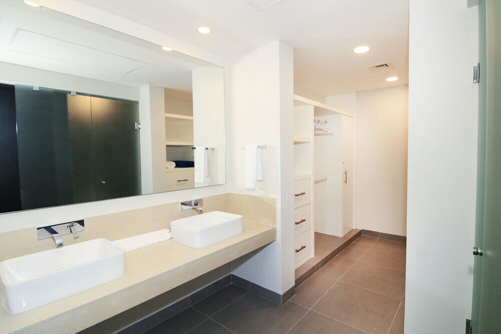 Фото Nick Price Apartments by Spot Rentals