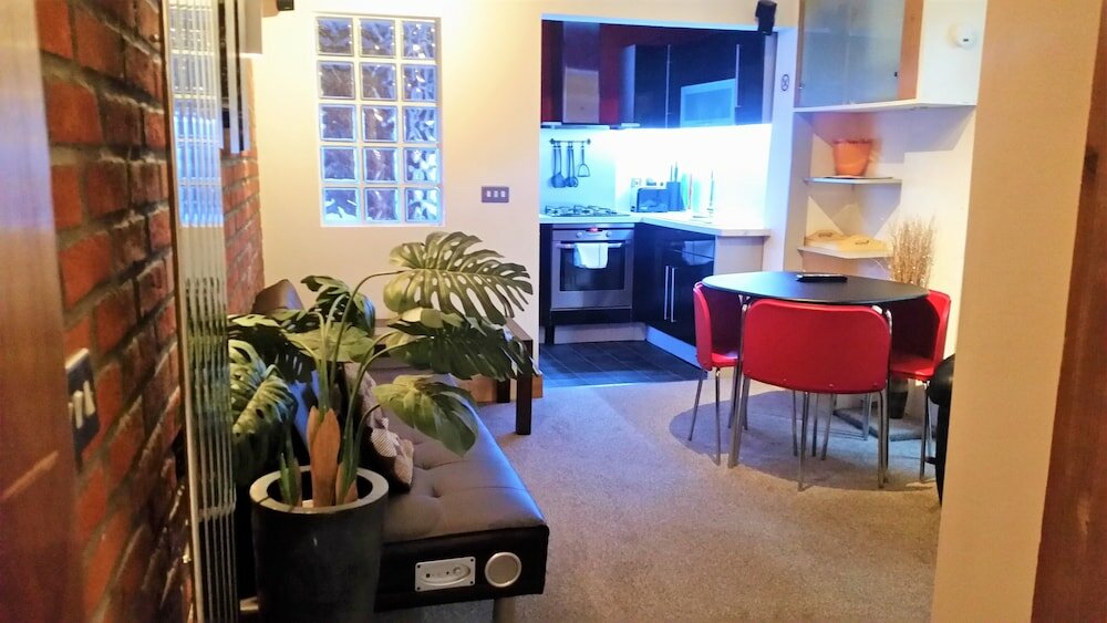 Фото Bath Road Apartments