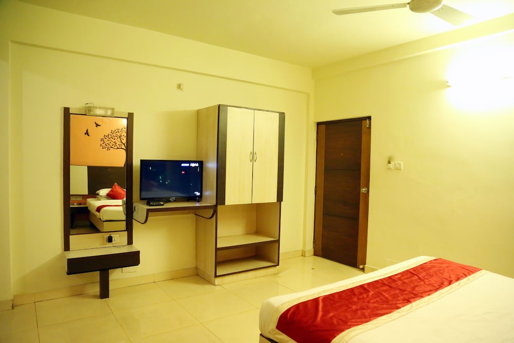Фото Hotel Roopa