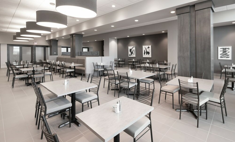 Фото Embassy Suites Kansas City/Olathe