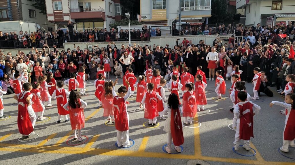 مدرسة Haci Bektasi Veli Middle School ، أنقرة، صورة