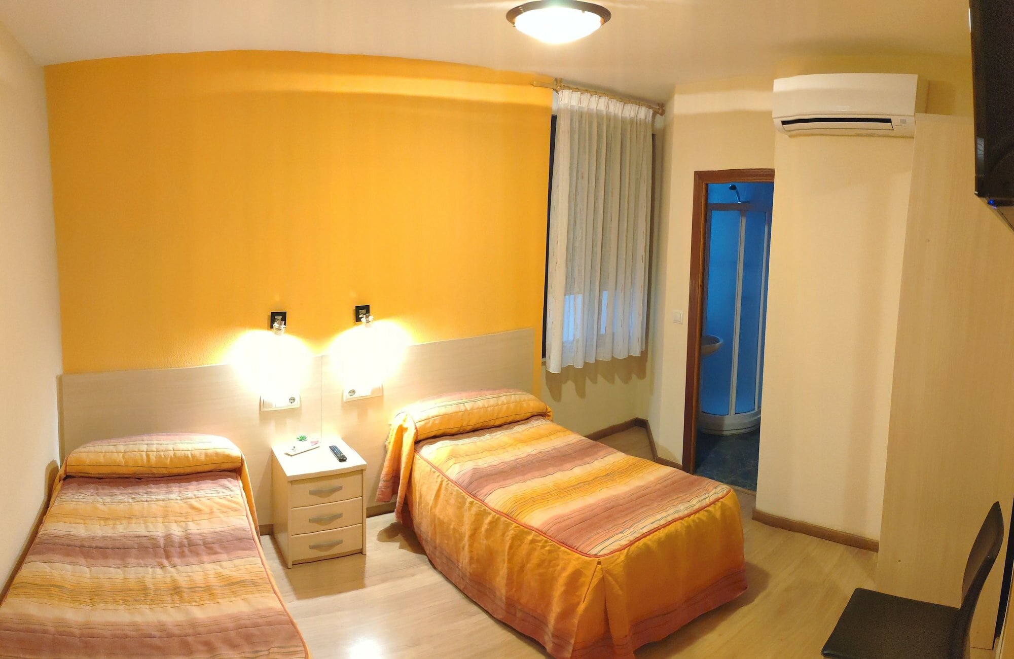 Фото Hostal Hispánico I