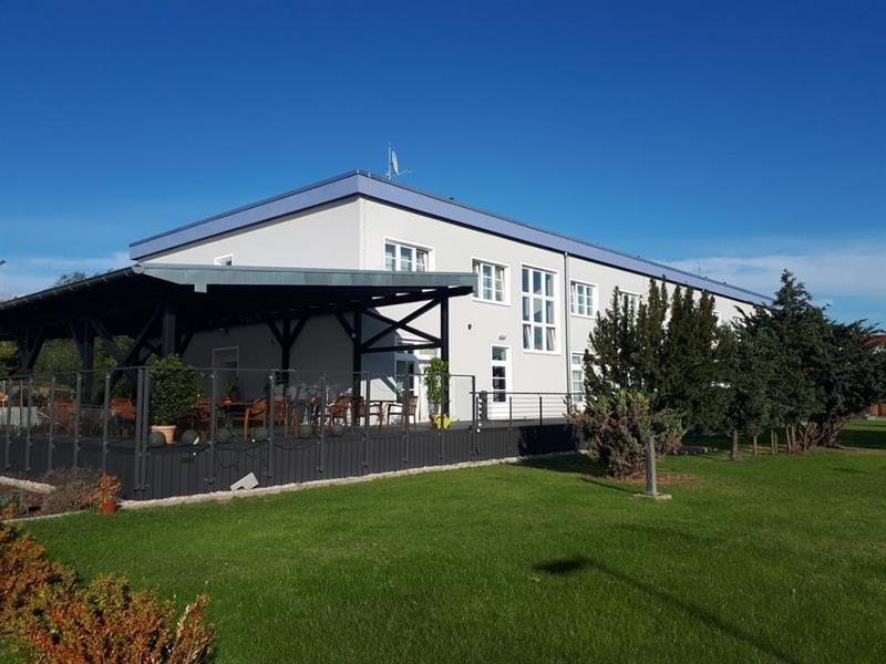 Фото Hotel Lavendelhof & Eselhof Nauen