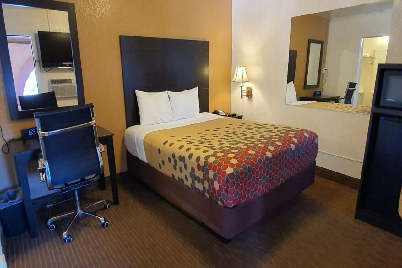 Фото Rodeway Inn Flagstaff - Downtown