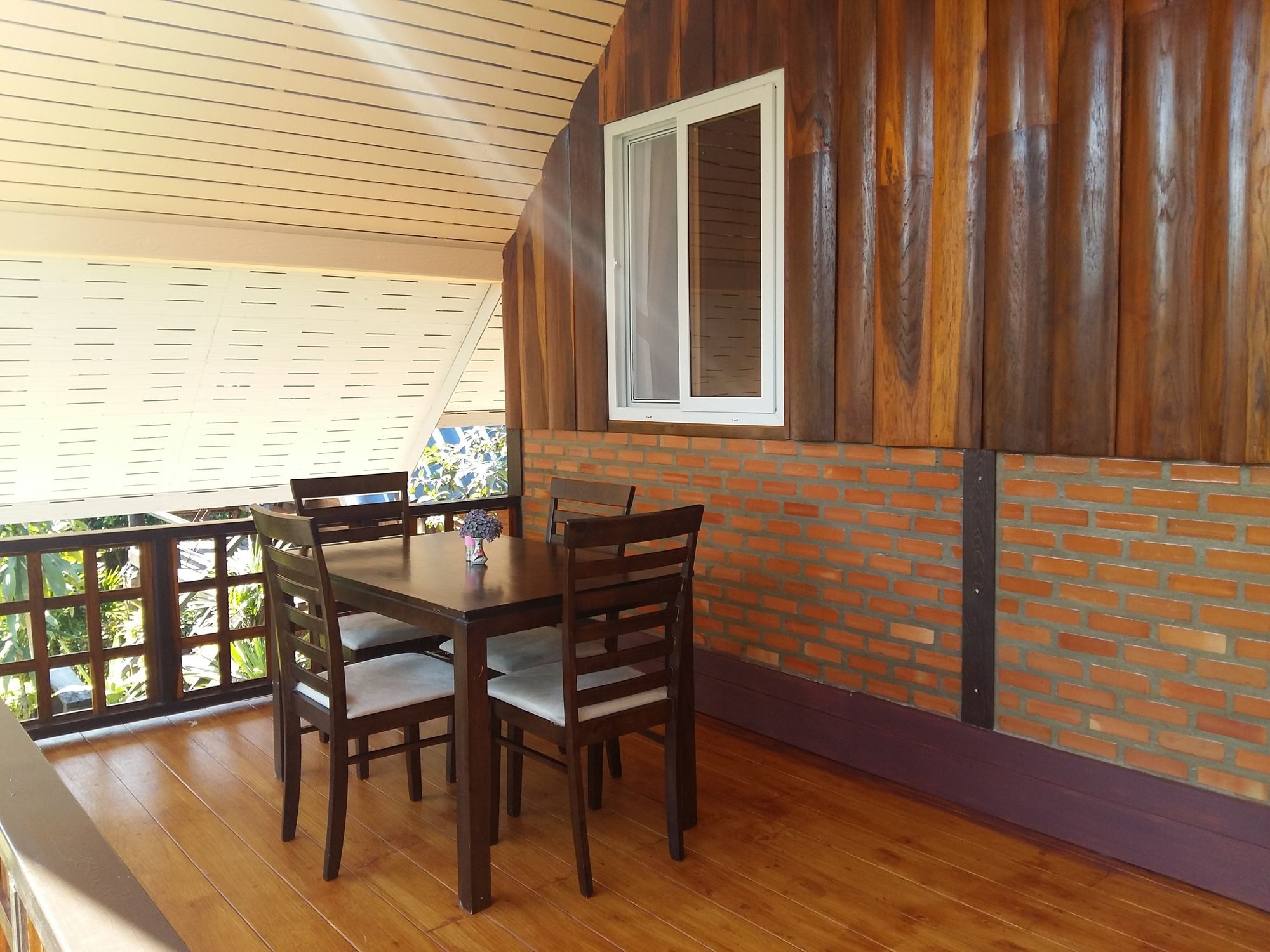 Фото Banphu Montalang Resort