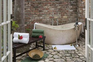 Гостиница Half Moon