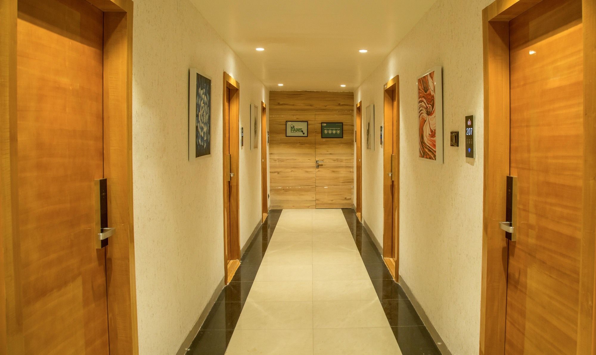 Фото Hotel Reva Regency