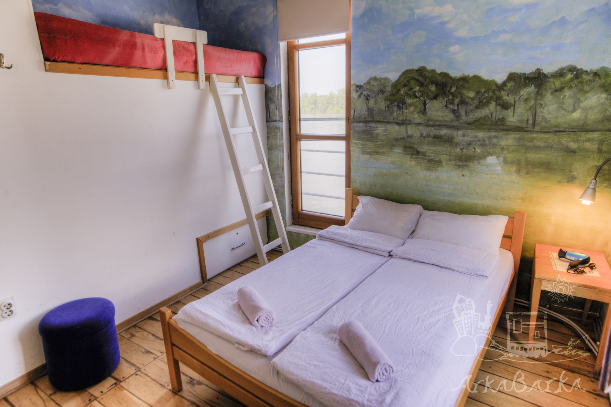 Фото ArkaBarka Floating Hostel