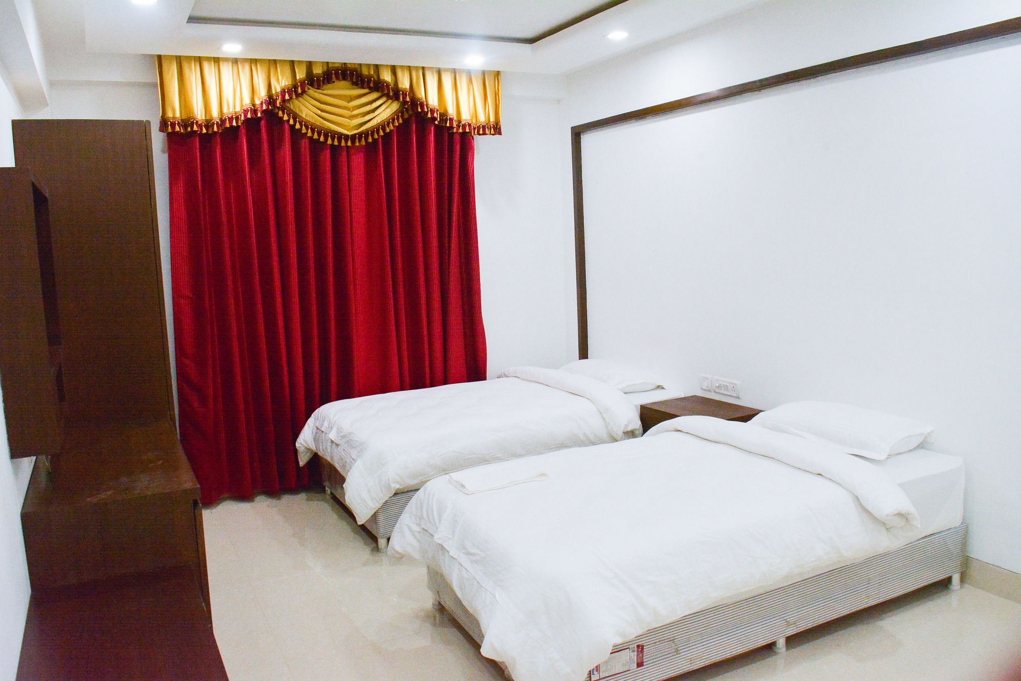 Фото Bodhgaya Seven Inn Hotel n Restaurant