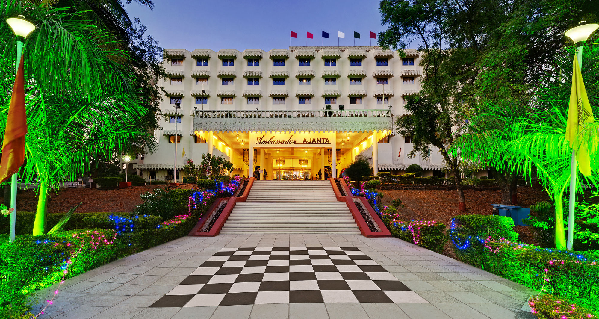 Фото отеля 1