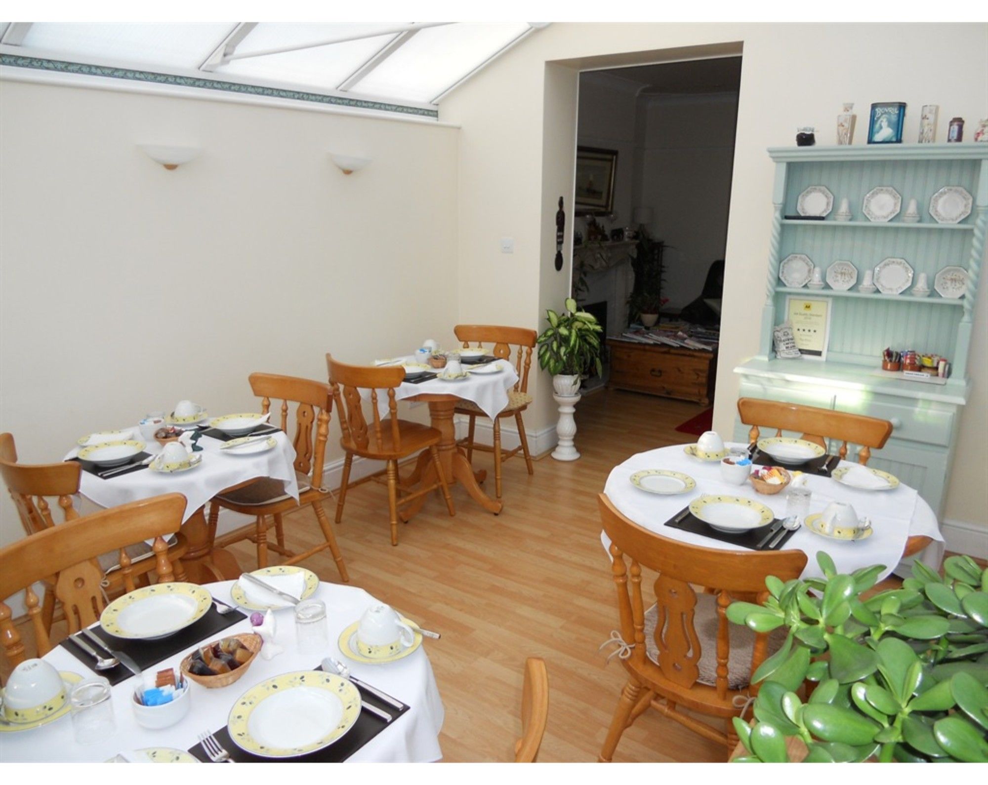 Фото The Elms Guest House