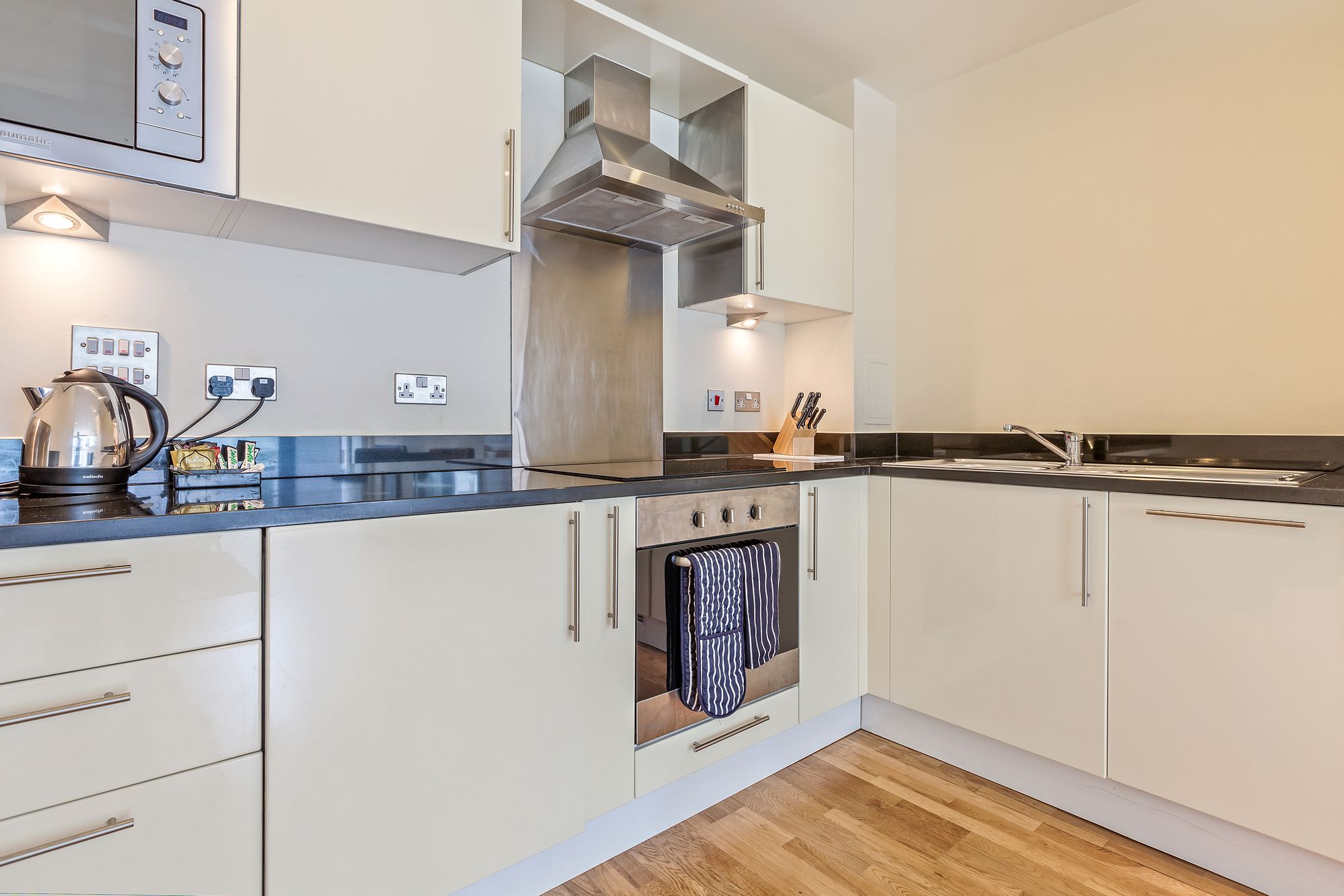 Фото Lanterns Court by BridgeStreet